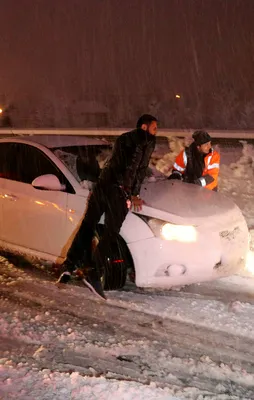 Yoğun kar yağışı yurdu etkisi altına aldı