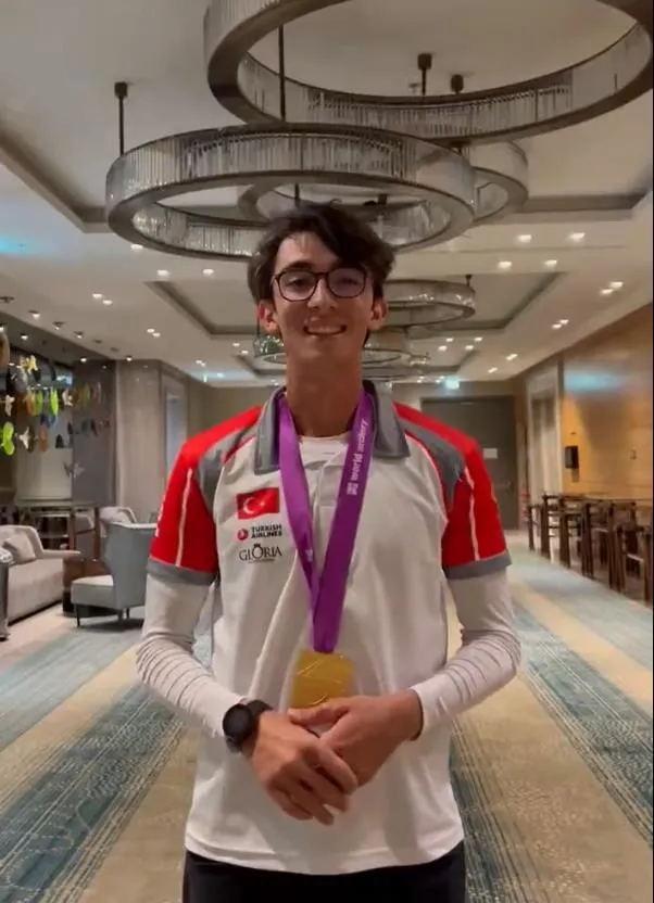 mete-gazoz-dunya-sampiyonu-milli-gururumuza-baskan-erdogandan-tebrik-telefonu-1691343408286.jpeg Mete Gazoz dünya şampiyonu! Milli gururumuza Başkan Erdoğan'dan tebrik telefonu-6