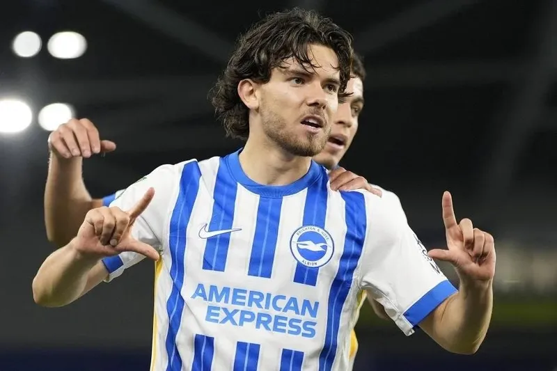 fenerbahcenin-eski-yildizlari-dunya-devinde-bulusacak-1774522517549.jpeg Ferdi Kadıoğlu Manchester United'ın transfer listesinde-3