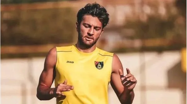 besiktasta-yerli-stoper-operasyonu-tamam-emrecan-uzunhan-imzaliyor-1658040976891.jpg Beşiktaş'ta yerli stoper operasyonu tamam: Emrecan Uzunhan imzalıyor-3