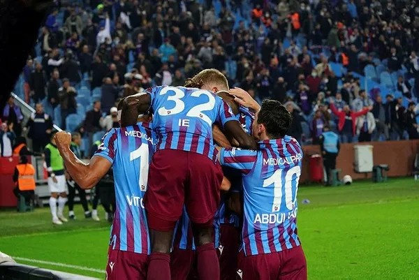 Trabzonspor bu sezon yenik duruma düştüğü 5. maçta da geri dönmeyi başardı-3