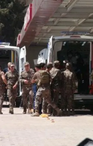 Son dakika: Suriye'de PKK/YPG'li teröristlerden havanlı saldırı! 6 özel harekat polisi yaralandı