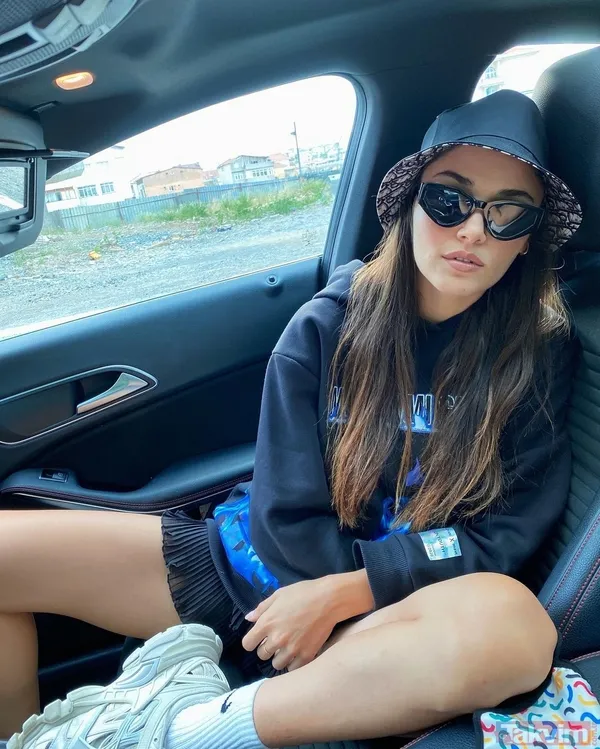 Hande Erçel olaylı milyonluk süper lüks evinin dekorasyonunu işte böyle yaptırdı! Gizlilik sözleşmesi imzalatmıştı ama… - 7