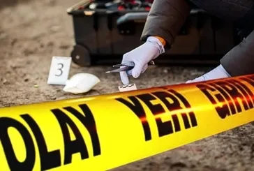 Kızan babasını öldürdü!