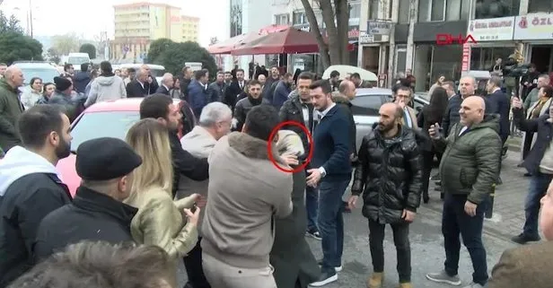 CHP Büyükçekmece Belediye Başkan Yardımcısı Hasan Akkuş’tan başörtülü kadına saldırı! Boğazını sıktı iğrenç küfürler etti: Sanane ulan...