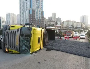 İstanbul’da trafiği kilitleyen kaza!