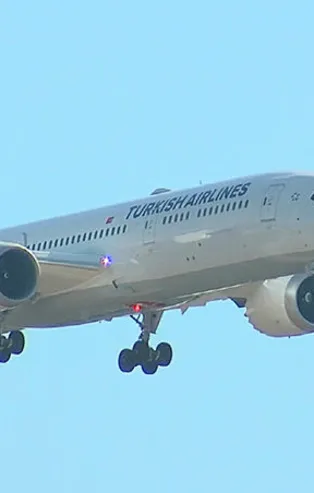 Türkiye'den Afganistan'daki tahliye operasyonuyla dünyaya insanlık dersi