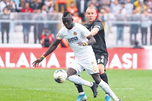 Papiss Cisse ile kritik buluşma