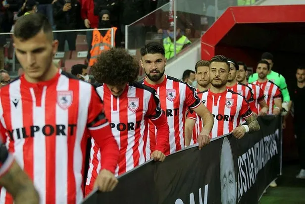 fenerbahcenin-konferans-ligi-play-off-turundaki-rakibi-belli-oluyor-1639346028328.jpeg Fenerbahçe’nin, Konferans Ligi play off turundaki rakibi belli oluyor!-11