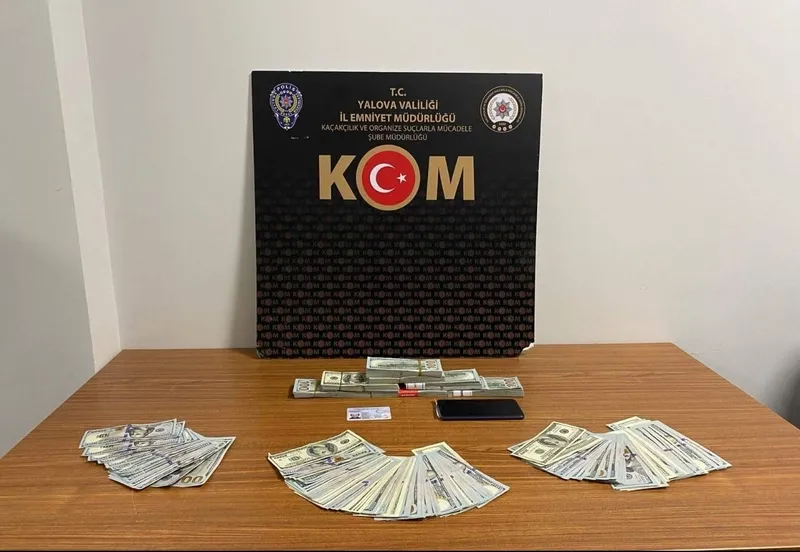 yalovada-sahte-kimlik-skandali-5-milyonluk-tarlayi-kendininmis-gibi-pazarladi-1711974949286.jpg Yalova'da sahte kimlikli tarla dolandırıcılığı! Tapu dairesinde yakalandılar-2