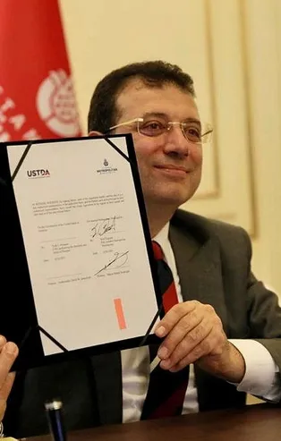 Bayram Şenocak: Yenikapı'da israf edebiyatı yapan İBB Başkanı Ekrem İmamoğlu 1,5 yılda 10 binin üzerinde yeni araç kiraladı