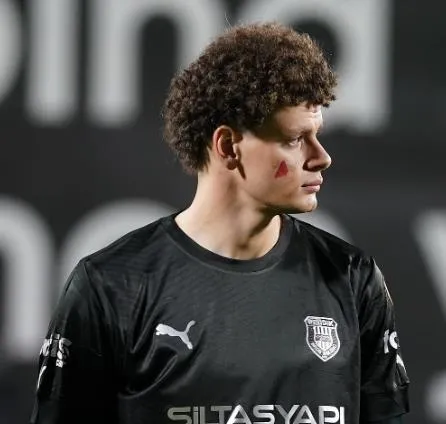 pendiksporlu-futbolculardan-katledilen-filistinli-cocuklara-dikkat-ceken-destek-yuzlerine-kirmizi-boya-surerek-1701538640720.jpeg Pendikspor'dan Filistinli çocuklara destek: Yüzlerine kırmızı boya sürerek çıktılar-5