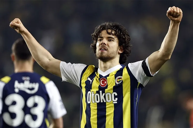 fenerbahcede-ferdi-kadioglu-soku-lille-macina-dakikalar-kala-kadrodan-cikarildi-1723564556438.jpg Ferdi Kadıoğlu