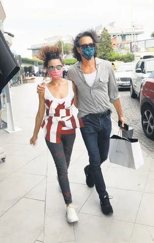 Belçim Bilgin ve sevgilisi Alfredo Di Blasio rüzgar nedeniyle zor anlar yaşadı!