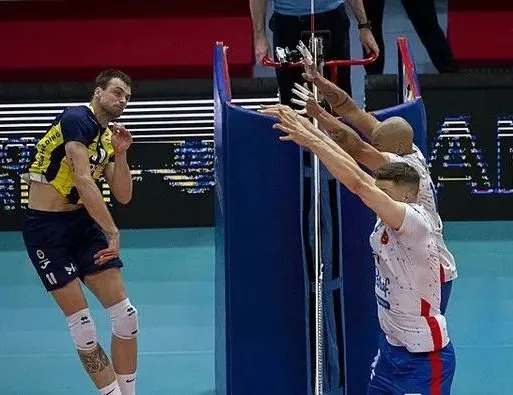 İlk maçın galibi Halkbank