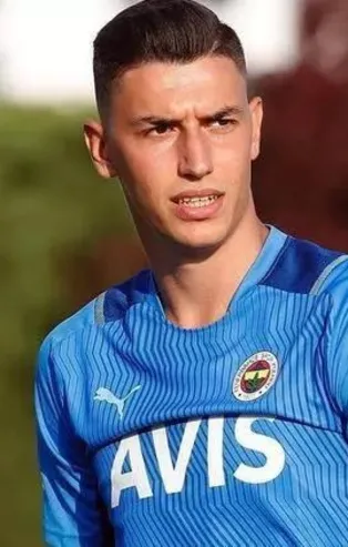Fenerbahçe'nin genç file bekçisi Berke Özer için iki Avrupa devi pusuda