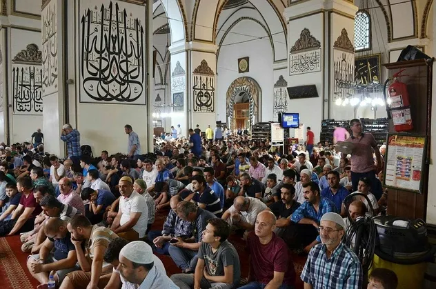Diyanet'ten ‘İslam’ın Salgın Hastalıklara Bakışı’ raporu: Korona ilahi ikaz mı?