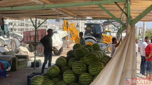 Şanlıurfa'da zabıta ile seyyar karpuz satıcıları arasında kavga! 15 kişi ambulanslık oldu... 5 gözaltı - 13