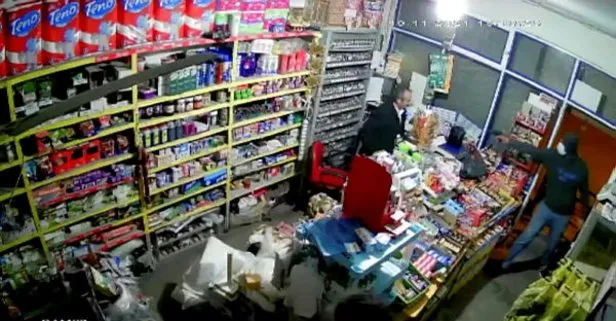 Adana’da market sahibine iş yerinde silahlı saldırı! Oğlu da karşılık verdi...