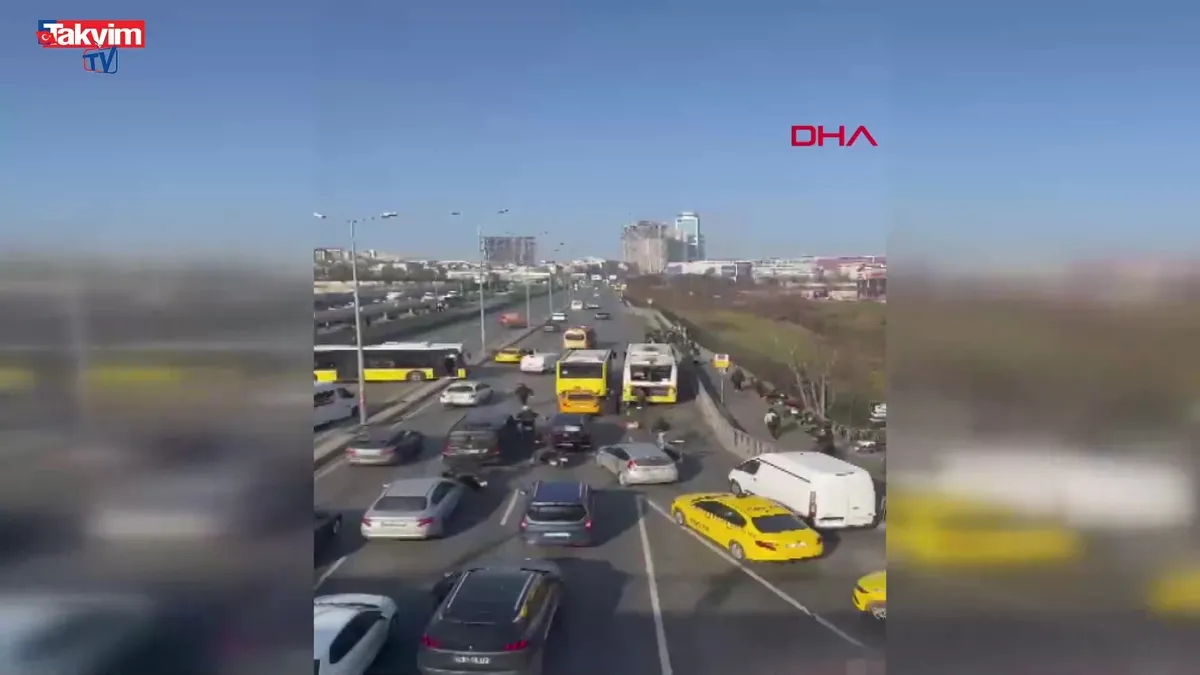 İETT otobüsü kaza yaptı E5 kapandı