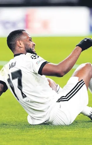 Haftalardır kötü performans sürdüren Kanadalı yıldız Cyle Larin taraftarı çileden çıkarttı