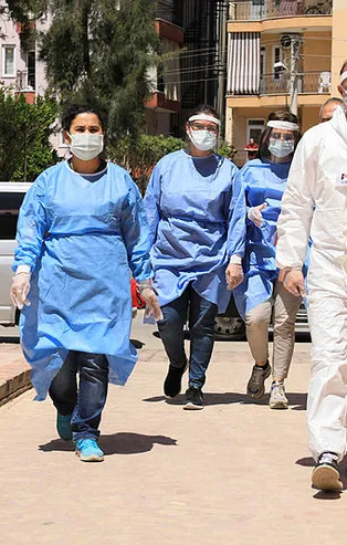 Aşı ikna timleri İngiliz basınında! The Guardian: Büyük başarı!