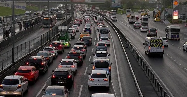 Yağmur sonrası İstanbul’da trafik yoğunluğu arttı