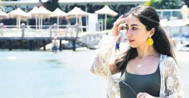 Şarkıcı Nihan Akın Bodrum sahillerini renklendirdi
