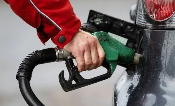 son-dakika-benzin-fiyatlarina-indirim-geliyor-13-temmuz-2022-benzin-ve-mazot-fiyati-ne-kadar-olacak-1657699979831.jpg SON DAKİKA: Benzin fiyatlarına indirim geliyor! 13 Temmuz 2022 benzin ve mazot fiyatı ne kadar olacak?-2