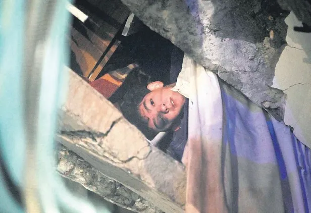 umudun-merkez-ussu-mucize-kurtuluslar-tum-turkiyeyi-duygulandirdi-1675814596909.jpeg Umudun merkez üssü! Mucize kurtuluşlar tüm Türkiye'yi duygulandırdı-4