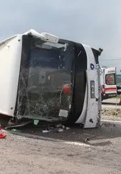 Konya’da yolcu otobüsü devrildi: 13 yaralı