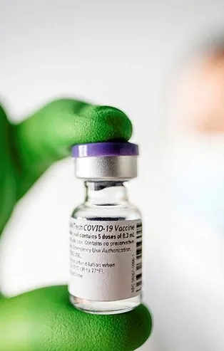 Almanya'da büyük şok! Binlerce kişiye korona aşısı yerine tuzlu su enjekte edildi