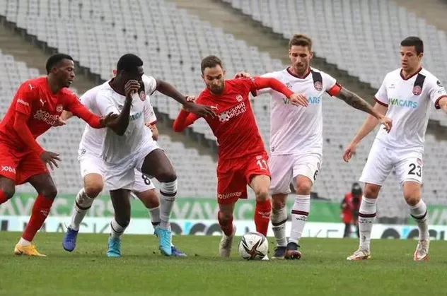 Yiğido Ziraat Türkiye Kupası'nda çeyrek finalde! Sivasspor 1-0 Karagümrük  | MAÇ SONUCU
