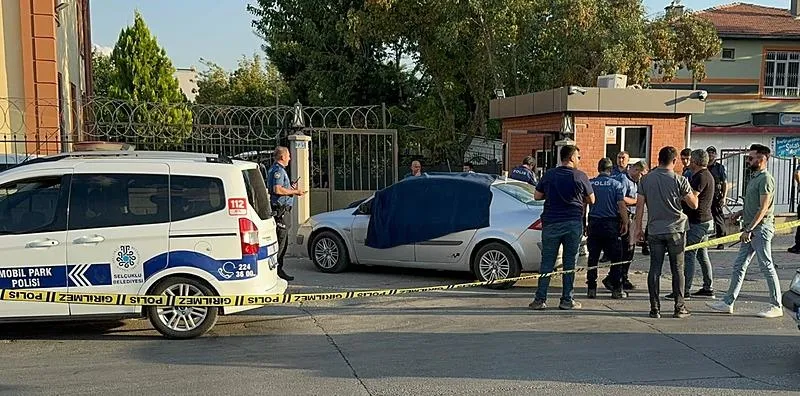 Konya'da kan donduran cinayet! Otomobilde bıçaklayarak öldürdüğü eşiyle birlikte polis merkezine gidip teslim oldu-3