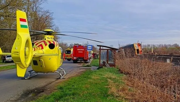 Son dakika: Macaristan'da tren kazasında çok sayıda kişi hayatını kaybetti-1