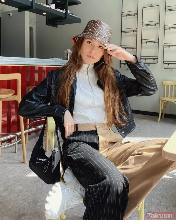 Duygu Özaslan’ın bikinili paylaşımı olay oldu! Tepkiler peş peşe geldi takipçileri ikiye bölündü - 7