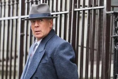 Bruce Willis hastalığı nedeniyle ne var ne yok elden çıkarttı! Mülkleri zararına satan Bruce Willis'e en büyük destek bakın kimden!-2