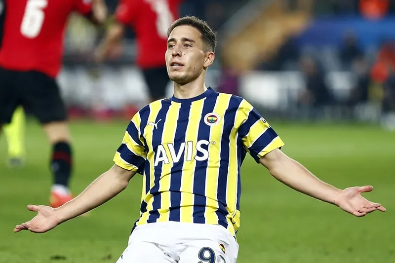 fenerbahcede-surpriz-transfer-imzalarin-atilmasi-bekleniyor-1721067243511.jpg Fenerbahçe'de sürpriz transfer! İmzaların atılması bekleniyor-12