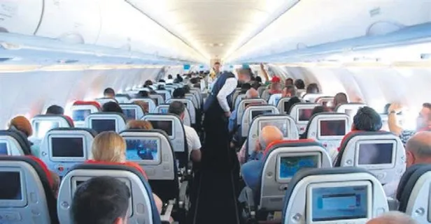 O koltukta polis var