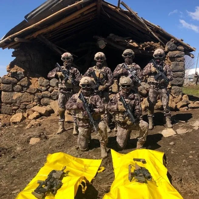 Vanda terör örgütü PKKya darbe: 1i arananlar listesinde 2 terörist sarı torbaya girdi!