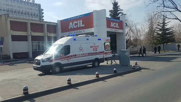 1645104229048.jpg Kayseri'de nişan bozuldu takılar paylaşılamadı! 1 yaralı var-1