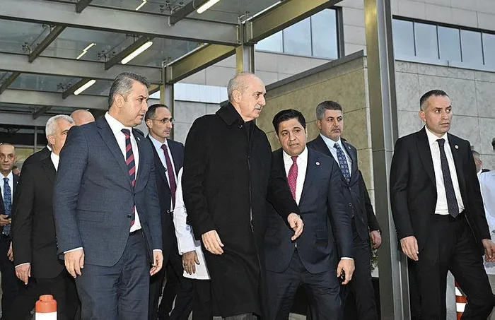 Saadet Partisi Milletvekili Hasan Bitmez kürsüde fenalaştı yere yığıldı! Bakan Koca açıkladı: "Durumu son derece ciddi"-7
