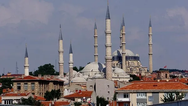 koronavirus-vakalarinda-en-riskli-15-il-arasinda-yer-alan-edirnede-camilerden-anons-yapiliyor-1606397885092.jpg Koronavirüs vakalarında en riskli 15 il arasında yer alan Edirne'de camilerden anons yapılıyor-7