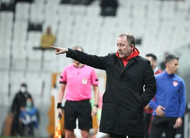 besiktastan-sergen-yalcin-ile-yola-devam-karari-kritik-toplanti-sona-erdi-1638114815272.jpeg Beşiktaş'tan Sergen Yalçın ile 'yola devam' kararı! Kritik toplantı sona erdi-2