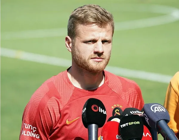 galatasarayin-yeni-transferleri-sahada-olacak-mi-iste-okan-burukun-karari-1660225481317.jpg Galatasaray'ın yeni transferleri sahada olacak mı? İşte Okan Buruk'un kararı-4