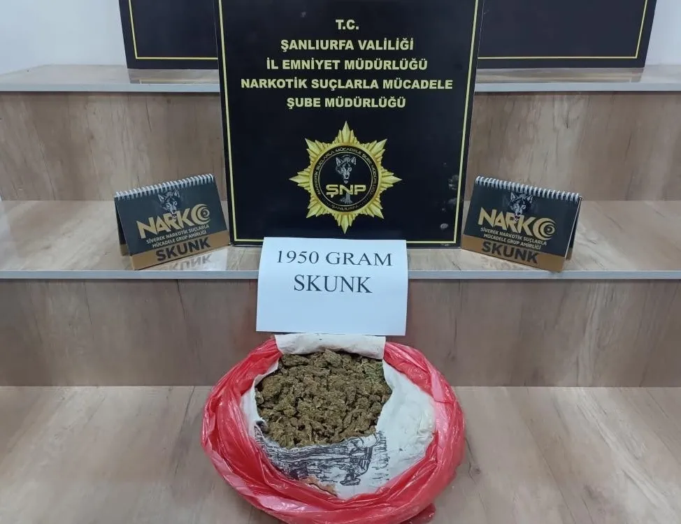 Şanlıurfa’da uyuşturucu tacirlerine çifte operasyon: 5 tutuklama | 4 kilo skunk ele geçirildi
