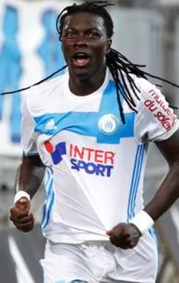 Gomis imzayı attı