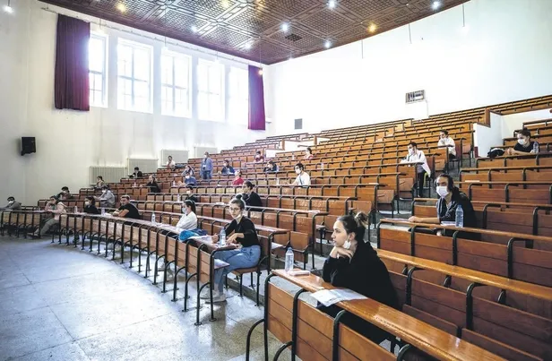 Sağlık çalışanları Kovid-19 tedbirlerine uymayanlara isyan etti: Hakkımızı helal etmeyiz!-9