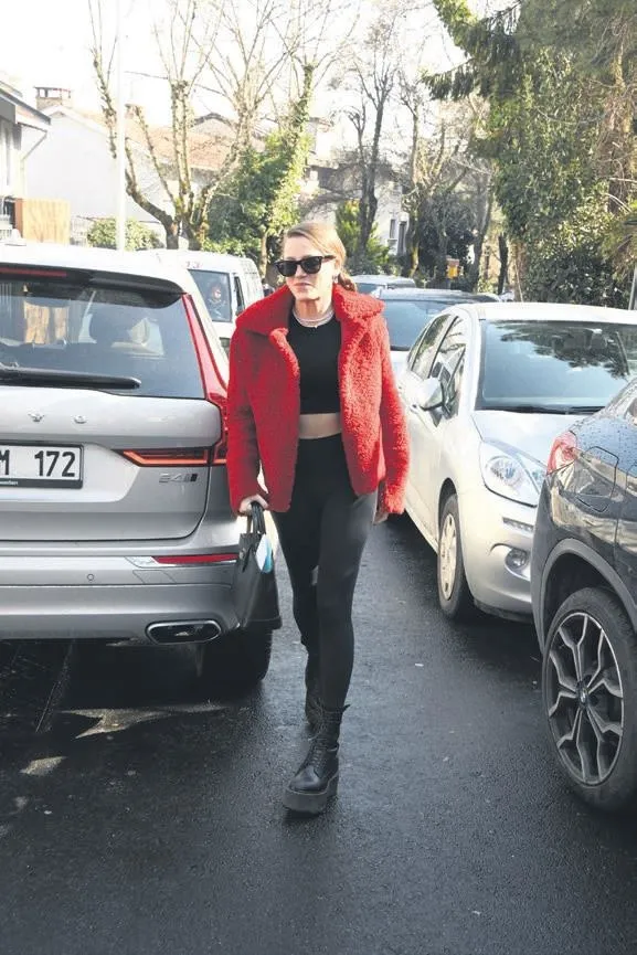 alisandan-buse-varolla-ikinci-baharinizi-mi-yasiyorsunuz-sorusuna-ilginc-cevap-1648061429871.jpeg Alişan'dan 'Buse Varol’la ikinci baharınızı mı yaşıyorsunuz?' sorusuna ilginç cevap!-9