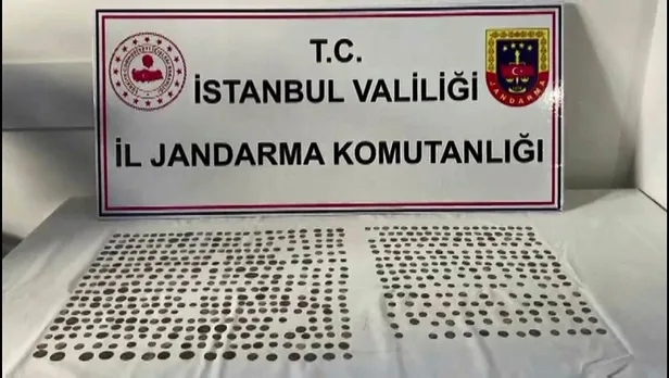 istanbulda-tarihi-eser-kacakcilarina-operasyon-sucustu-yakalandilar-1656138281921.jpeg İstanbul'da tarihi eser kaçakçılarına operasyon! Suçüstü yakalandılar-4